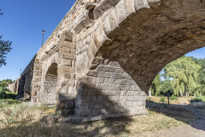 Salamanca 111 - Puente Romano.jpg